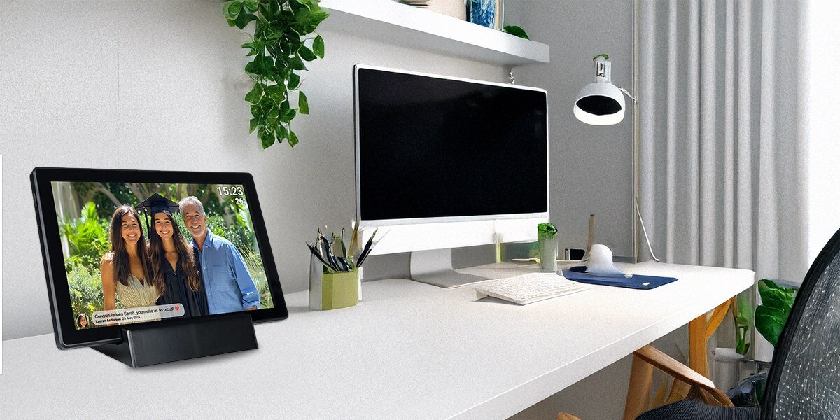 Ramka cyfrowa DENVER Frameo 1070B Czarny
					z myślą o wygodzie, wbudowany timer, estetyczna, czarna obudowa, zasilanie przewodowe, 
					białe biurko, ramka