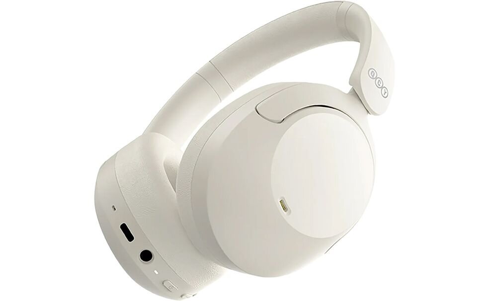 Słuchawki nauszne QCY ANC H4 długi czas pracy do 70 godzin akumulator, słuchawki po skosie na białym tle