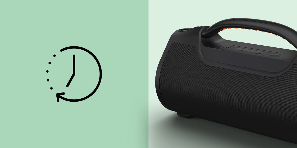 Po lewej stronie znajduje się ikona zegara z zakrzywioną strzałką, a po prawej czarny głośnik mobilny z uchwytem i przyciskami na górze.