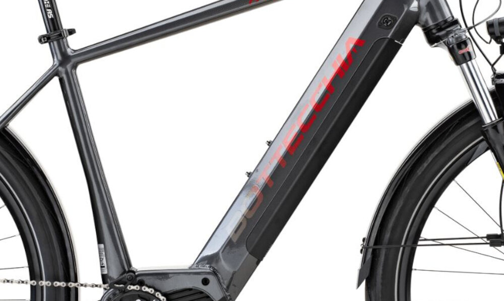Rower elektryczny BOTTECCHIA Hydron M15 28 cali Antracytowy zbliżenie na baterię białe tło zasięg do 250 km bateria litowo-jonowa napięcie 36 V pojemność 25 Ah 900 Wh czas ładowania około 10 godzin żywotność baterii około 600 ładowań bateria w ramie