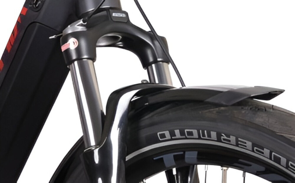 Rower elektryczny BOTTECCHIA Hydron M15 28 cali Antracytowy zbliżenie na amortyzator białe tło rower typu hardtail przedni amortyzator marki SUNTOUR typu XCM 32 ATB ze skokiem 80 mm pracuje na sprężynie wstępne naprężenie można regulować dźwignia blokady ugięcia szybka blokada amortyzatora efektywność pedałowania kontrolę nad rowerem rura sterowa typu stożkowego (TAPERED) sztywność prowadzenia