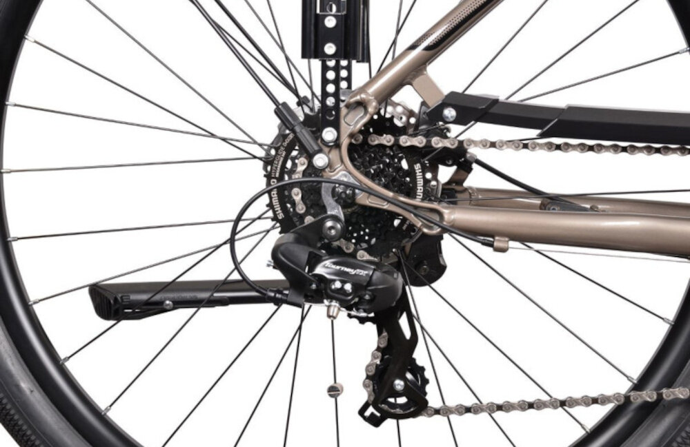 Rower elektryczny BOTTECCHIA Holliwood D19 28 cali Tytanowy zbliżenie na przerzutkę manetki SHIMANO typu M315 8 biegów tylna przerzutka SHIMANO Tourney duża wytrzymałość sprawne działanie zmiana biegów jest płynna i bezproblemowa