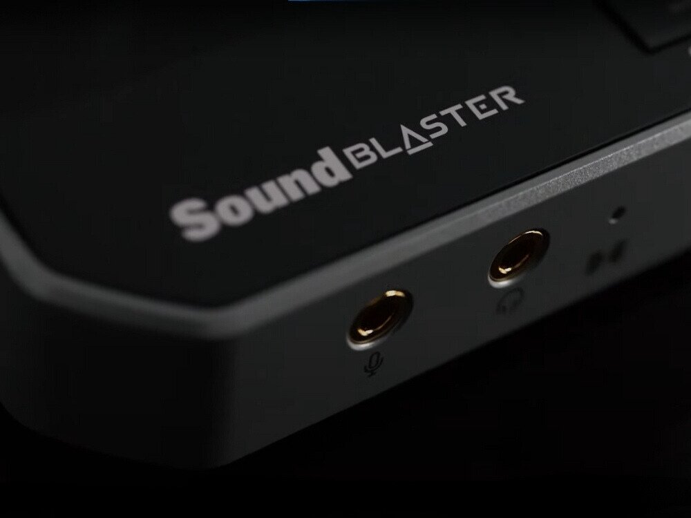 Creative Sound Blaster G8
                karta dźwiękowa na ciemnym tle rozdzielczość wierność muzyka niuanse płynność
