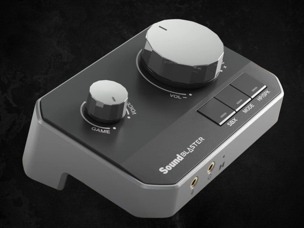 Creative Sound Blaster G8
                karta dźwiękowa na ciemnym tle kontrola intuicja wygoda dźwięk