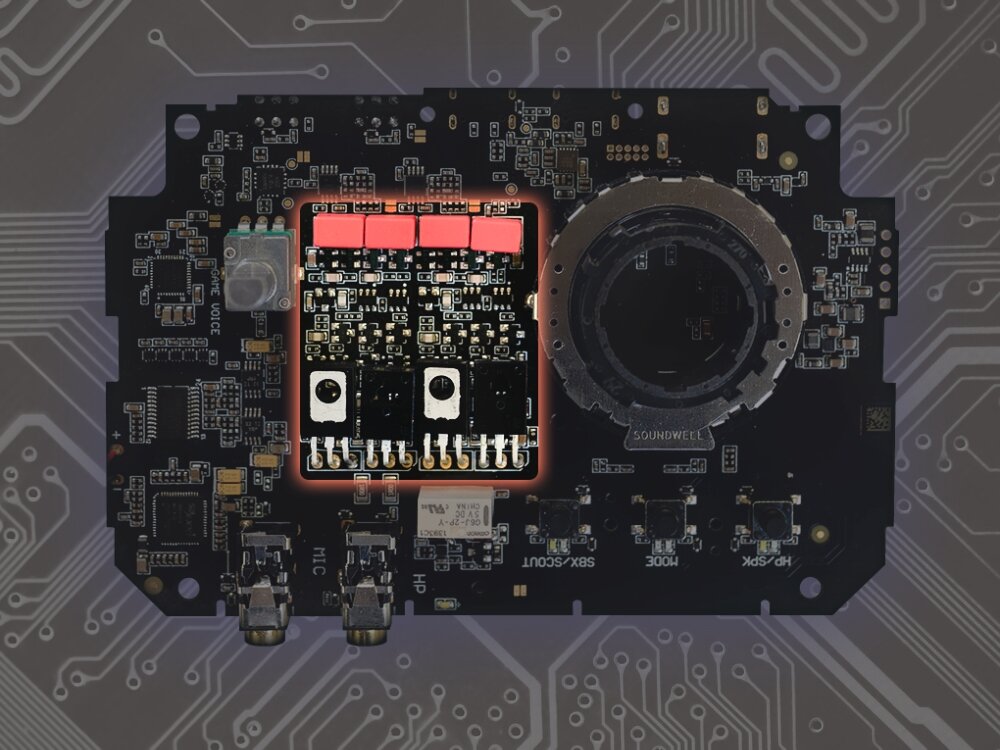 Creative Sound Blaster G8
                karta dźwiękowa na ciemnym tle usb-c konsola kompatybilność połączenie usb-c hdmi arc