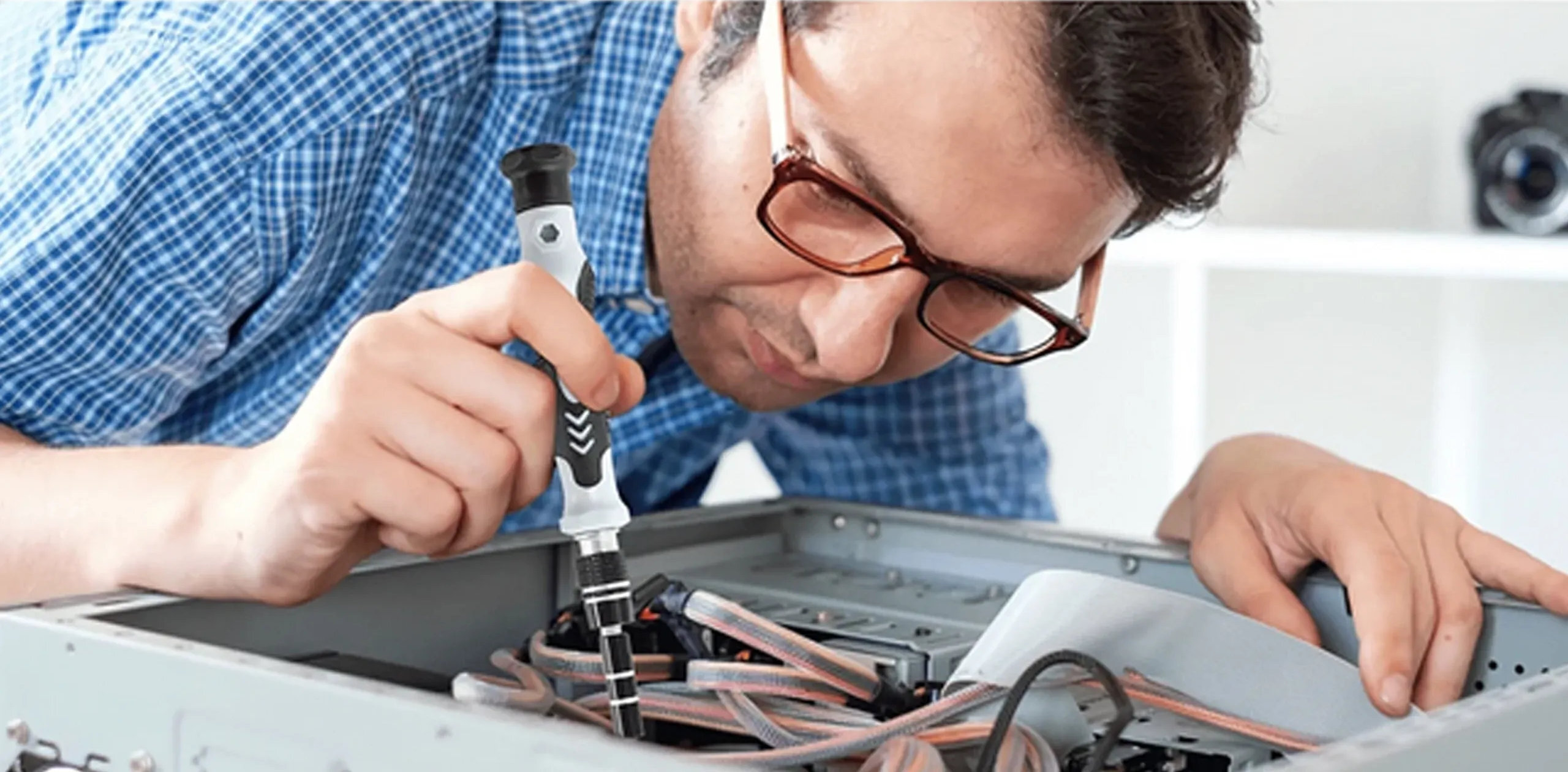 Zestaw narzędzi EXTRALINK EX.21403 EXTRALINK 120W1-1310 czynnościach serwisowych Wkrętaki laptopy, smartfony czy urządzenia RTV Metalowe końcówki wysokiej twardości - narzędzia używane przy naprawie komputera