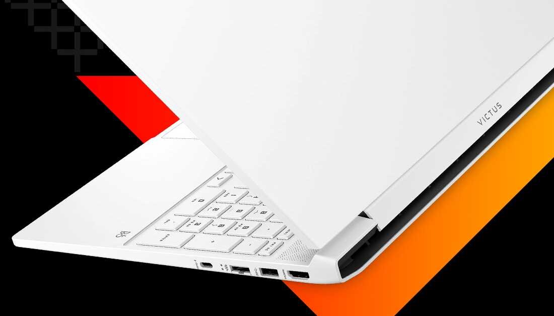 Laptop HP Victus 15 - Laptop pokazujący złącza HDMI, USB-A, USB-C i RJ-45. USB Typu-A Typu-C HDMI 