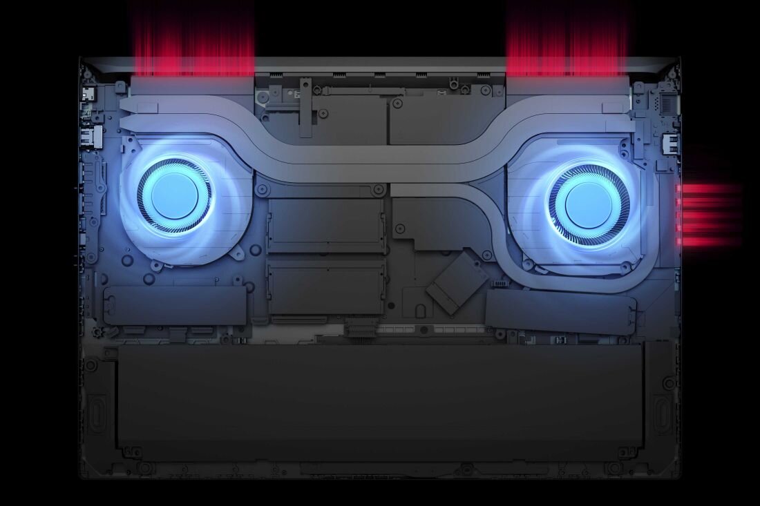 Laptop HP Victus 16 - Spód laptopa z dwoma wentylatorami, ukazujący system chłodzenia urządzenia.   