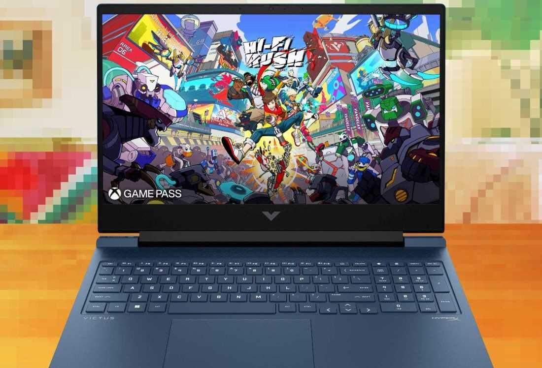Na zdjęciu przedstawiony jest laptop gamingowy HP Victus 16, dobry do intensywnej rozgrywki.