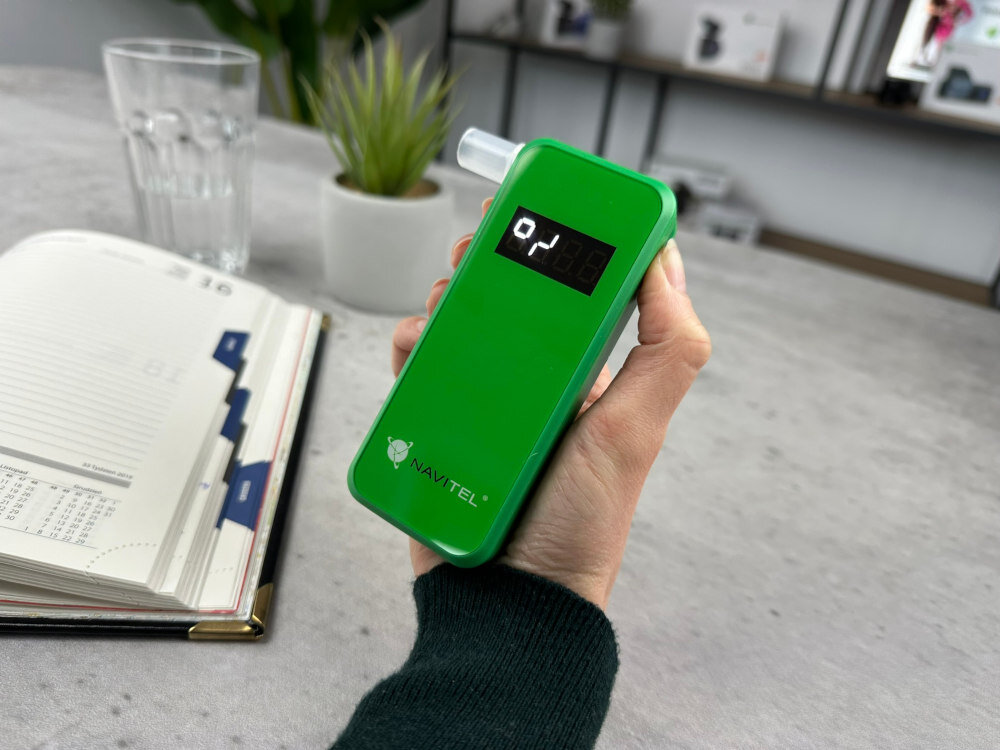 Alkomat NAVITEL ALC02 Zielony Komfortowe użytkowanie wygoda 5 ustników zasilanie szybkie przygotowanie  czas