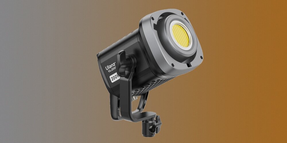 Lampa LED Ulanzi 200W widoczna soczewka