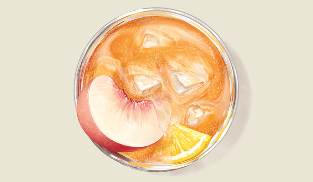 Zestaw upominkowy SODASTREAM Crafted Brzoskwinia & Imbir zdjęcie od góry jasne tło pomarańczowy napój kostki lodu kawałki brzoskwini i pomarańczy słodycz brzoskwini subtelna ostrość imbiru wiele możliwości tworzenia napojów butelka zachwyca stylem wielorazowa butelka SODASTREAM Fuse tworzenie wyjątkowych połączeń smakowych