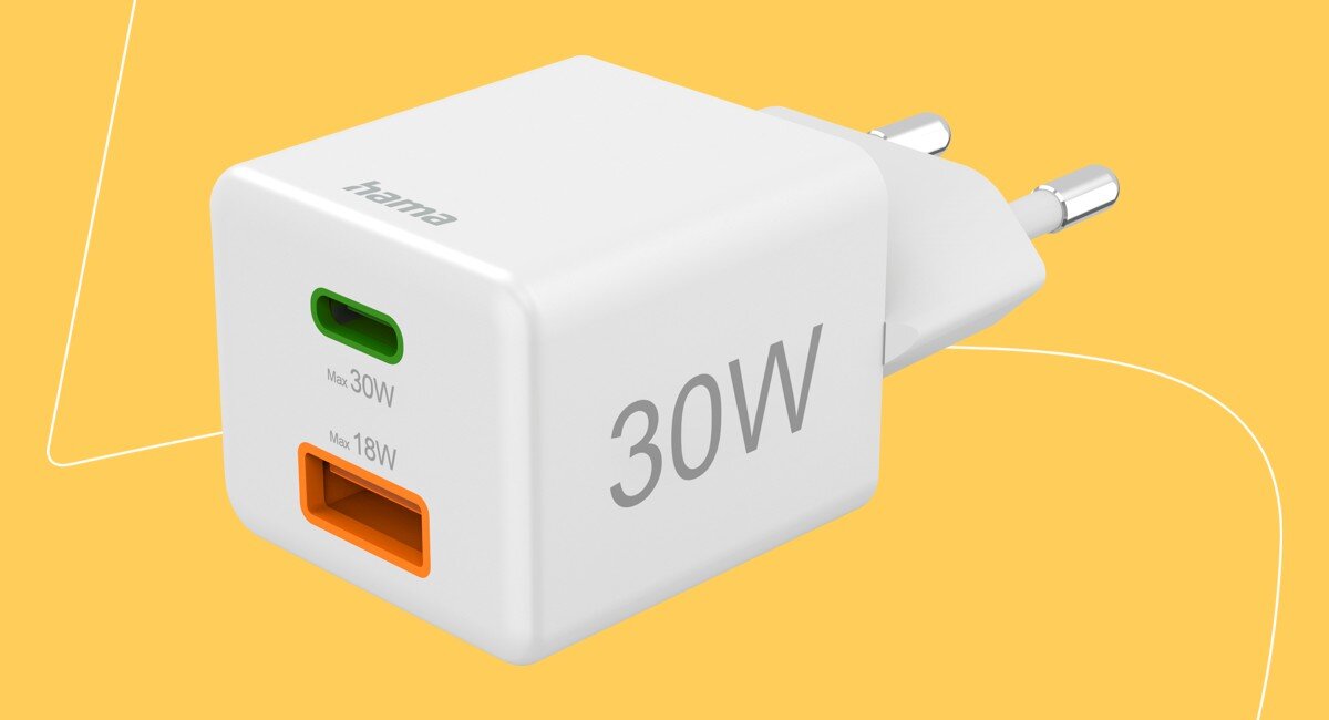 Mała, ale potężna ładowarka telefonu, minimalistyczny rozmiar, ergonomiczny kształt nie zasłaniający gniazd ładowarka sieciowa Hama Mini