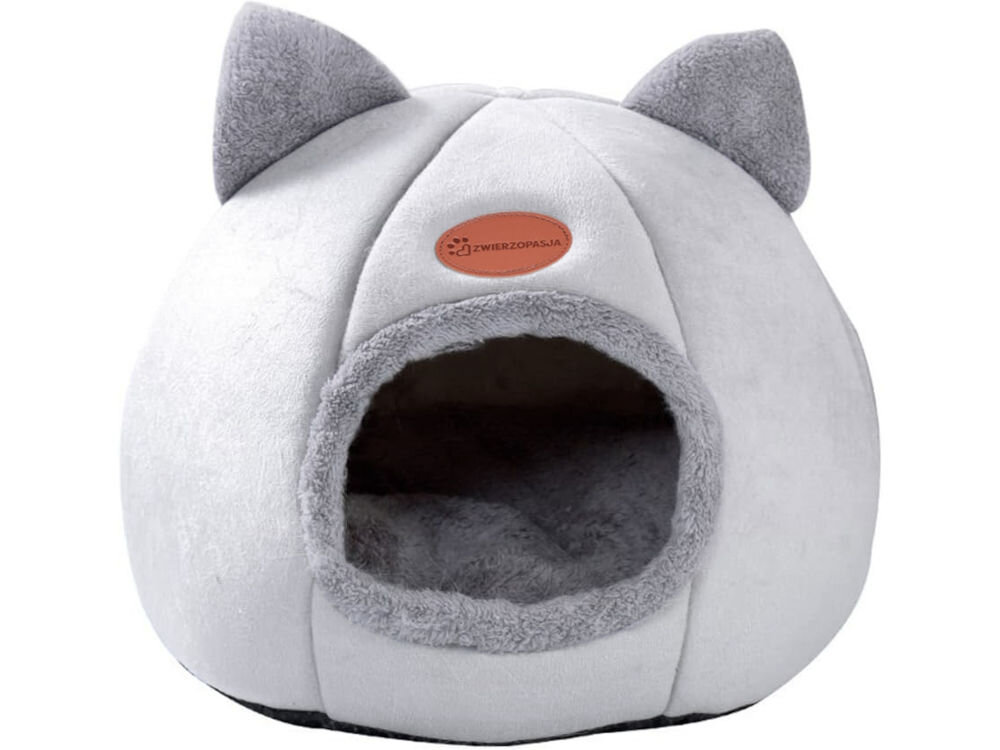Legowisko dla kota ZWIERZOPASJA Amber Szary L 33 x 37 x 37 cm Zdjęcie produktowe szarego, pluszowego domku-igloo dla zwierząt, widziane od przodu na białym tle. Domek ma dwa szare uszy i brązową naszywkę z logo marki ZWIERZOPASJA
