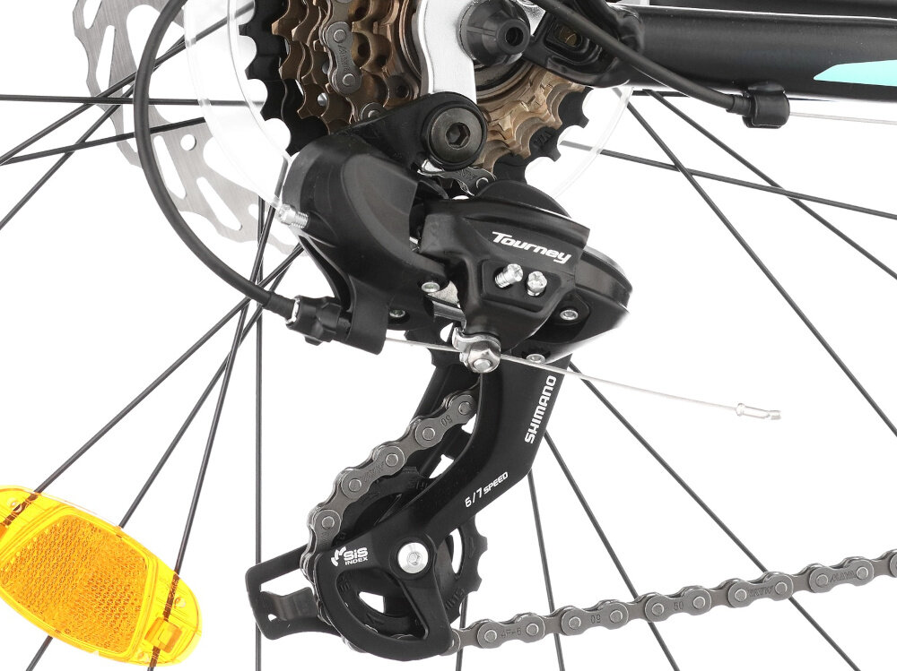 Rower górski MTB INDIANA X-Pulser 2.7 D19 27.5 cali damski Czarno-miętowy zbliżenie na tylną przerzutkę przerzutki marki SHIMANO przednie i tylne przerzutki SHIMANO Tourney duża wytrzymałość sprawne działanie zmiana biegów jest płynna i bezproblemowa 21 biegów