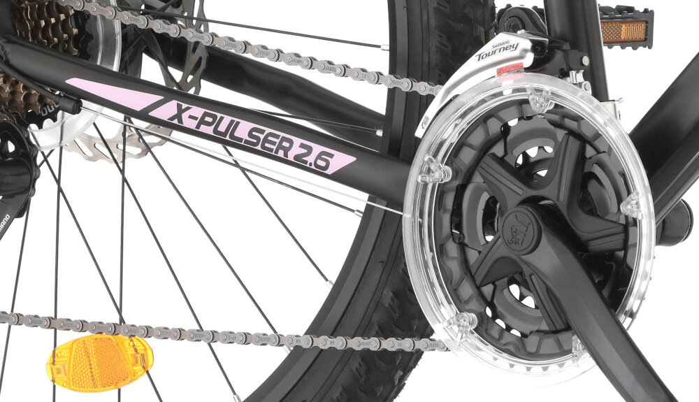 Rower górski MTB INDIANA X-Pulser 2.6 D17 26 cali damski Czarno-fioletowy zbliżenie na korbę wolnobieg i łańcuch lekka wydajna konstrukcja korby korba X-LINE typu XLR8 42T/34/24x170 X-Line ED wolnobieg SHIMANO typu MF-TZ500-7S solidność wytrzyma bardzo duży nacisk na pedały