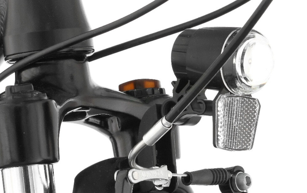 Rower trekkingowy INDIANA X-Road 1.0 D17 28 cali damski Czarno-zielony zbliżenie na przednią lampę bezpieczeństwo przednie i tylne oświetlenie bateryjne odpowiednia widoczność bezpieczeństwo na drodze wymagane przez prawo drogowe