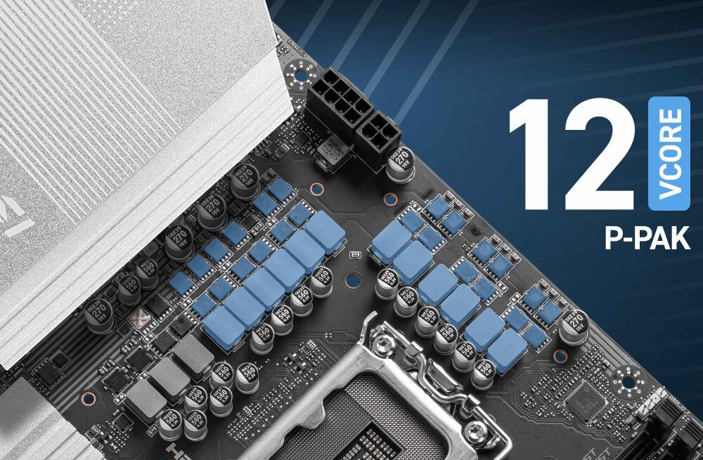 Płyta główna MSI Pro B860-P Fragment sekcji zasilania płyty z zaznaczoną liczbą 12 faz zasilania w technologii P-PAK. Na czarnej płytce PCB widać niebieskie elementy układu VRM oraz radiator, zasilanie, układ PWM, podkręcenie