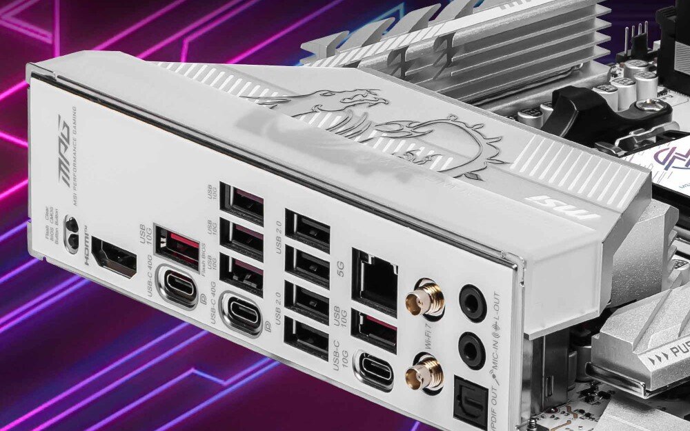 Płyta główna MSI MPG X870E Edge Ti WiFi Panel tylnych portów z szeroką gamą złączy, w tym USB-C, porty USB 3.2 i 2.0, 5G LAN oraz złącza Wi-Fi, łączność, Wi-Fi, porty