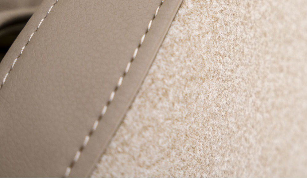 Fotel masujący IREST Queentri Beżowy jakość design dbałość detale harmonijna całość kolo kolorystyka wybór możlowości warianty kolorystyczne masaż ozdoba