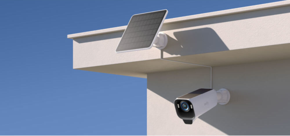Zestaw kamer EUFY eufyCam S3 Pro Zewnętrzna, Wi-Fi (2 szt.) + Stacja bazowa, energia, zapotrzebowanie, panel, słońce, ładowanie, słoneczny dzień, panel słoneczny ładuje baterie kamery