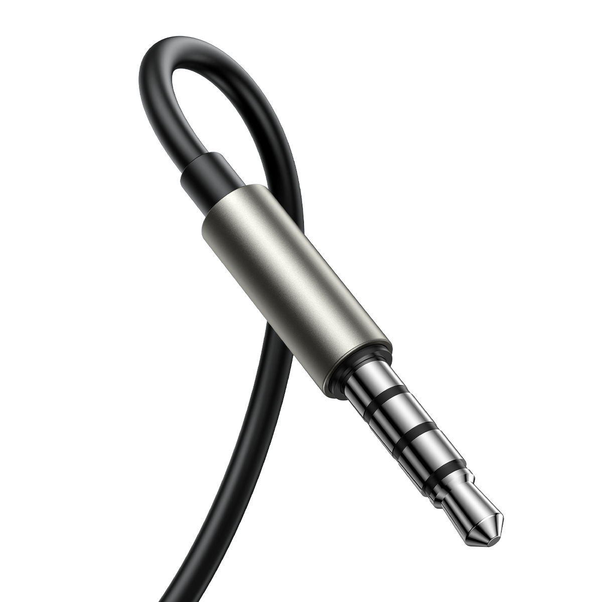 Obraz przedstawia zbliżenie na wtyczkę mini jack 3,5 mm z metaliczną obudową i czarnym kablem.