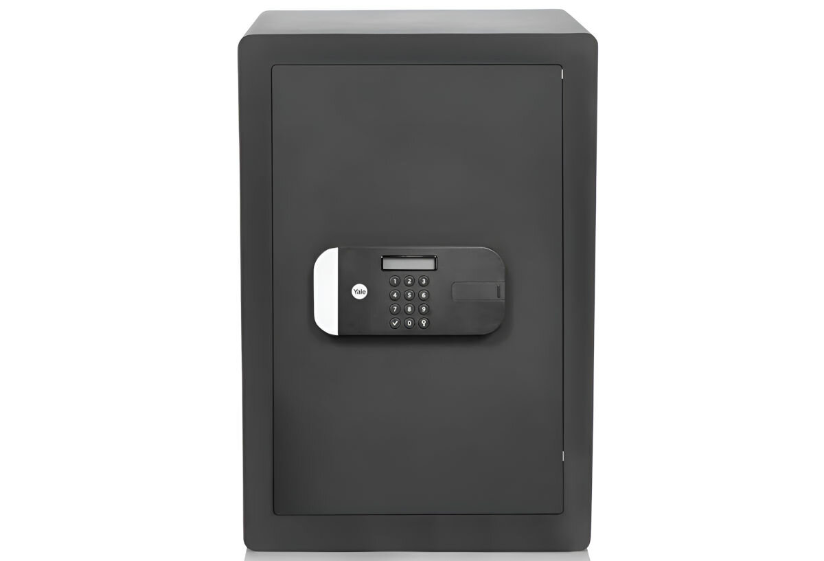 Sejf YALE YSEM/520/EG1, odcisk, kod pin, klucz, blokada, na białym tle sejf pionowo frontem na wprost
