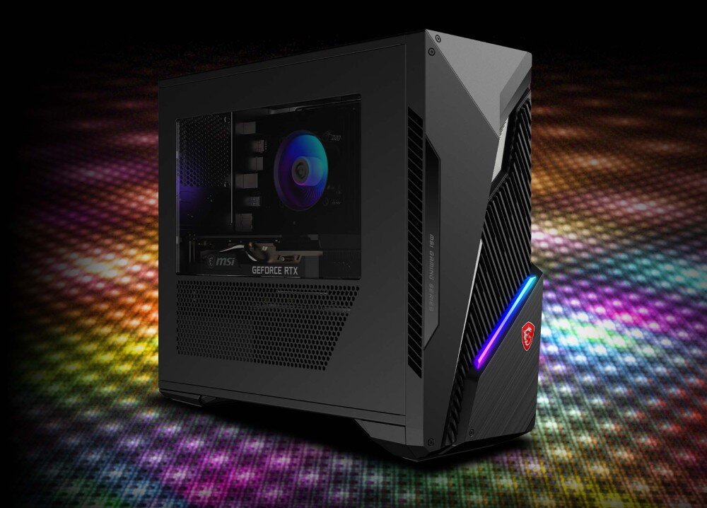 Komputer MSI MAG Infinite S3 12BTA-1614EU Widok komputera z lewej strony z otwartym, przezroczystym panelem bocznym i widocznym wnętrzem oraz elementami oświetlonymi kolorowym RGB, porty, gniazda, podłączenie