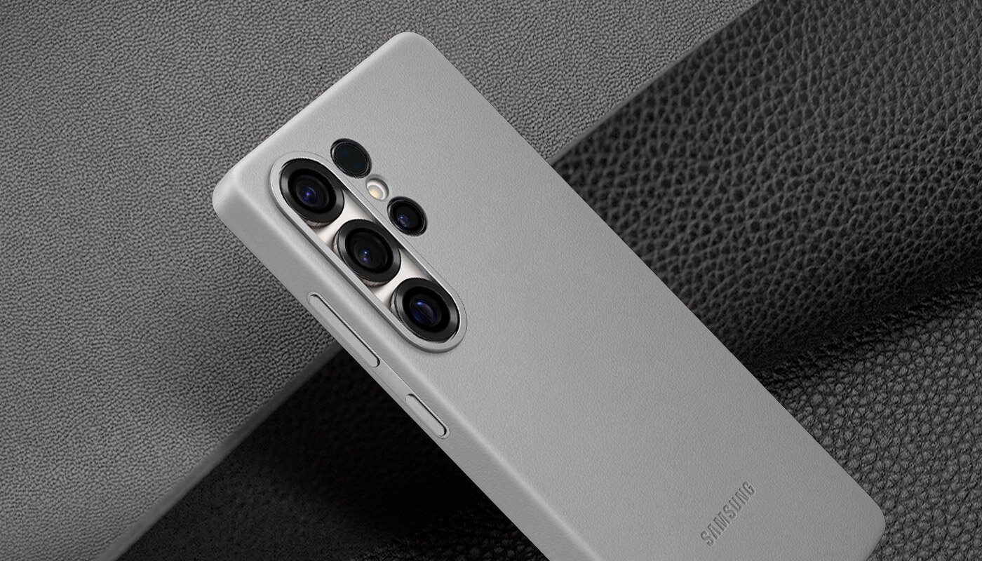 Przedstawiono ułożone po przekątnej etui Kindsuit Case Przedstawiono ułożone po przekątnej etui Kindsuit Case