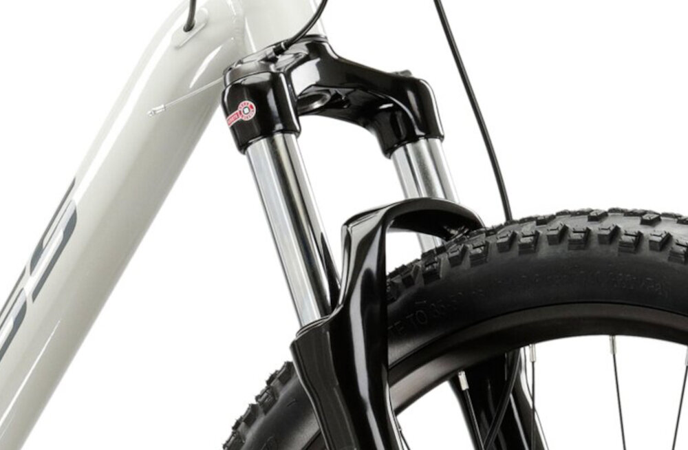 Rower górski MTB KROSS Hexagon 5.0 M15 27.5 cala męski Szary zbliżenie na amortyzator rower typu hardtail przedni amortyzator marki SUNTOUR typu XCM RL ułatwia najeżdżanie na przeszkody niweluje wstrząsy niska masa roweru duża sztywność regulacja za pomocą sprężyny obsługa poprzez manetki