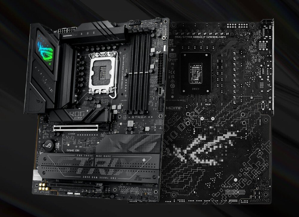 Płyta główna ASUS ROG STRIX B860-F Gaming WIFI Zestawienie pokazujące wygląd przedniej i tylnej strony czarnego laminatu płyty głównej