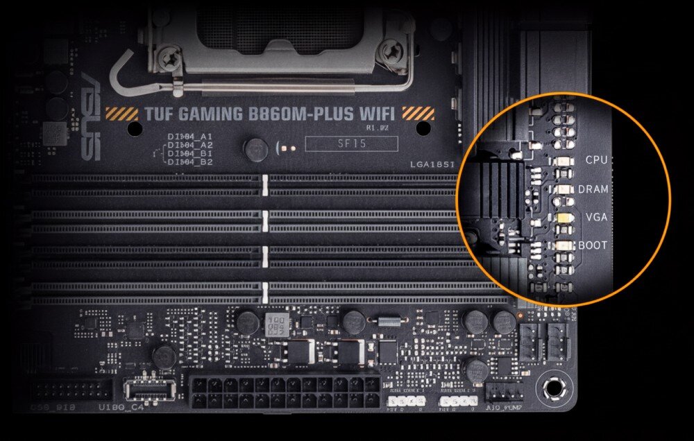 Płyta główna ASUS TUF Gaming B860M Plus WiFi Zbliżenie na fragment laminatu z diodami kontrolnymi stanu pracy komponentów podpisanymi jako 'CPU', 'DRAM', 'VGA' oraz 'BOOT'