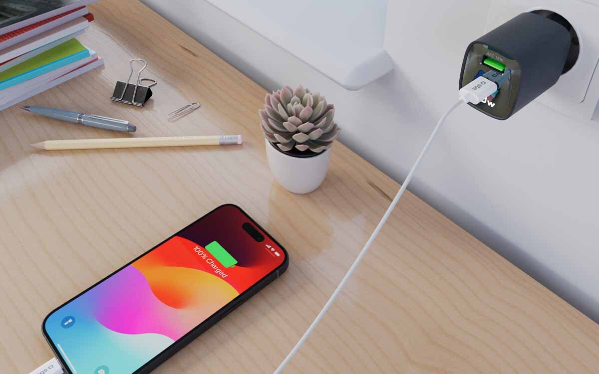 Ładowarka sieciowa SBS GaN 30W 18 W Power Control dwa wyjścia Port USB-C port USB-A