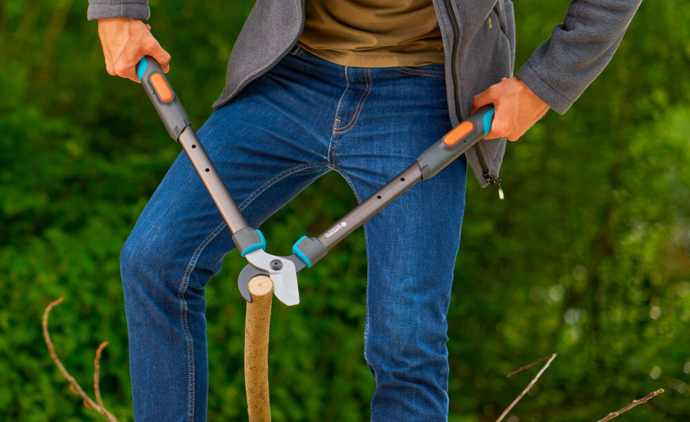 Nożyce do gałęzi GARDENA TeleCut Pro S 12040-20 ogród drzewa gałęzie osoba tnie gałęzie na mniejsze kawałki ostrza do wygodnego przycinania świeżych gałęzi i krzewów średnica cięcia wynosząca do 50 mm szybkie i dokładne rezultaty konstrukcja oparta na dźwigni