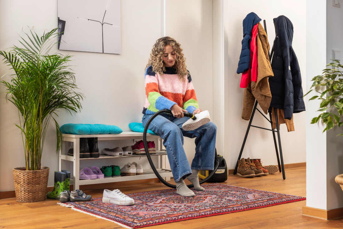 Odkurzacz piorący KARCHER SE 3-18 Battery Set 1.081-509.0 Lekka konstrukcja waga sprzątanie staje się wygodne