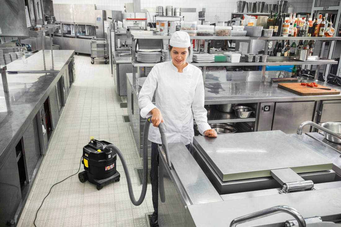 Odkurzacz uniwersalny KARCHER NT 22/1 AP L 1.378-623.0 Praca w każdych warunkach  na sucho i mokro kurz, pył, jak i rozlaną ciecz pojemność moc stabilne podciśnienie  z trudnymi zabrudzeniami