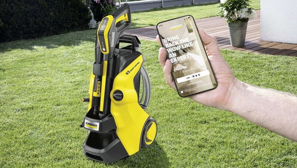 Myjka ciśnieniowa KARCHER K5 Smart Control Flex urządzenie w użyciu z aplikacją