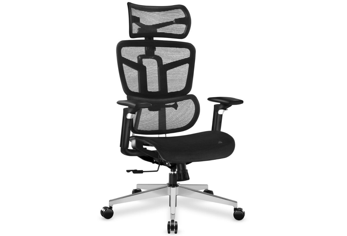 Fotel MARK ADLER Expert 9.5 Czarny, ergonomiczna, konstrukcja, dopasowane, postawa, na białym tle fotel frontem lewo skos