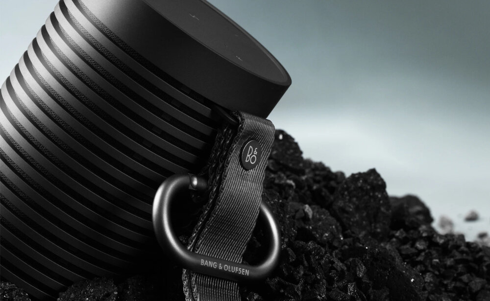 Głośnik mobilny BANG & OLUFSEN Beosound Explore przystosowane do podrozy gumowa podstawa stabilizacja powierzchnia wygoda uzytkowania