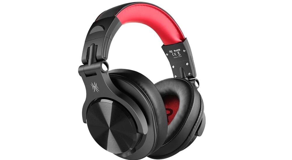 Słuchawki nauszne ONEODIO Fusion A70 składana konstrukcja mobilność, słuchawki nauszne po skosie na białym tle