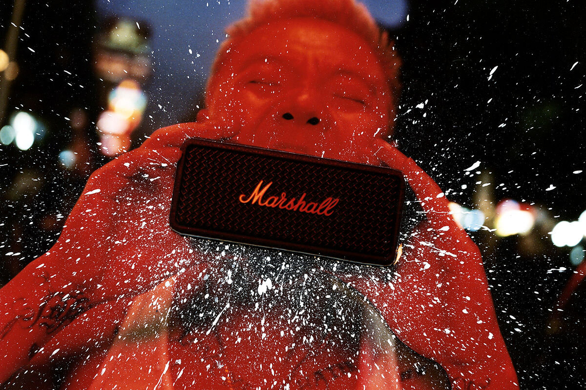 Мобільна колонка MARSHALL Emberton III Унікальний звук Marshall, передня частина колонки з видимим логотипом