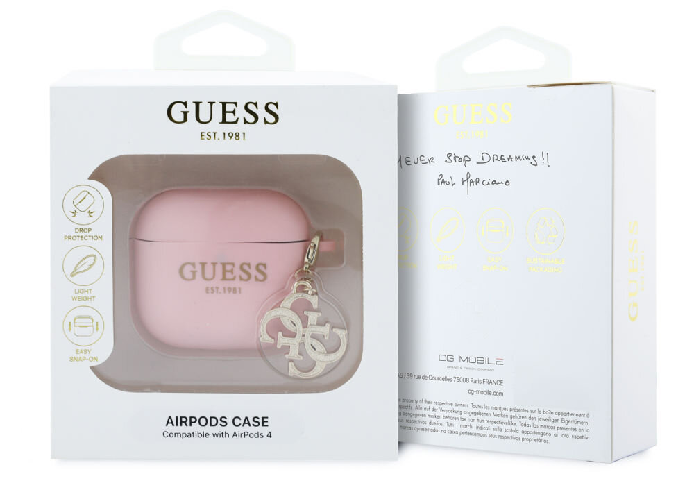 Różowe etui na słuchawki z logo GUESS i metalowym brelokiem w kształcie liter. Opakowanie zawiera napisy: \'GUESS EST. 1981\', \'AIRPODS CASE Compatible with AirPods 4\' oraz \'NEVER STOP DREAMING!! Paul Marciano\'.