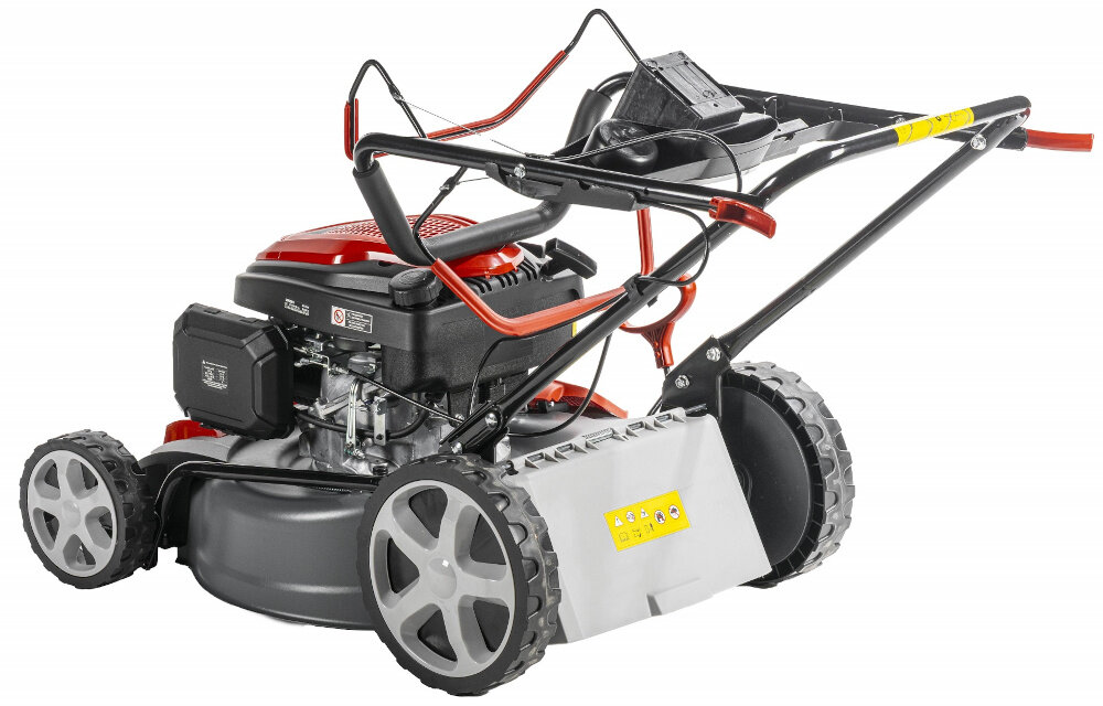 Kosiarka spalinowa DEDRA DED8724Q-46L z napędem 46 cm 2.9 kW kosiarka ze złożonym uchwytem na białym tle komfortowy uchwyt pokryty miękkim wykończeniem pewny chwyt chroni dłonie przed odciskami i otarciami uchwyt można złożyć