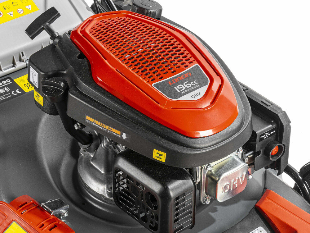 Kosiarka spalinowa DEDRA DED8725-53L1 z napędem zbliżenie na silnik silnik marki LONCIN V200 technologia czterosuwowa konstrukcja górnozaworowa OHV pojemność 196 cm3 płynna i efektowa praca z prędkością do 3600 obr/min moc 4,0 kW zbiornik paliwa o pojemności 1,0 litra