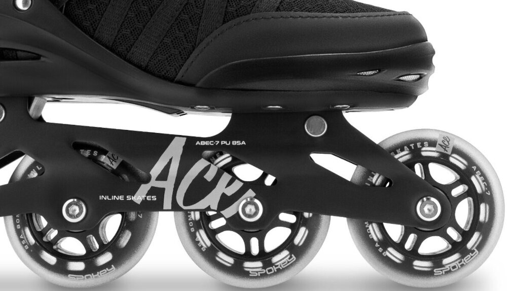 Łyżworolki SPOKEY Ace (rozmiar 45) zbliżenie na kółka półprzeźroczyste kółka PU o wymiarach 80 mm o twardości 85A łożyska ABEC-7 Carbon płynny poślizg i kontrolowana prędkość użytkownik szybciej reaguje na zmiany nawierzchni bezpieczeństwo komfort jazdy