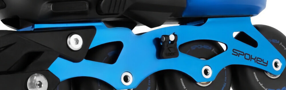 Łyżworolki SPOKEY Freespo Junior 944660 (rozmiar 35-38) zbliżenie na płozę aluminiowa płoza wykonana metodą CNC i anodowaną wysoką odporność na uszkodzenia mechaniczne i działanie warunków atmosferycznych ułatwia manewrowanie i zmniejsza obciążenie nóg większy komfort łatwiejsze wykonywanie skrętów