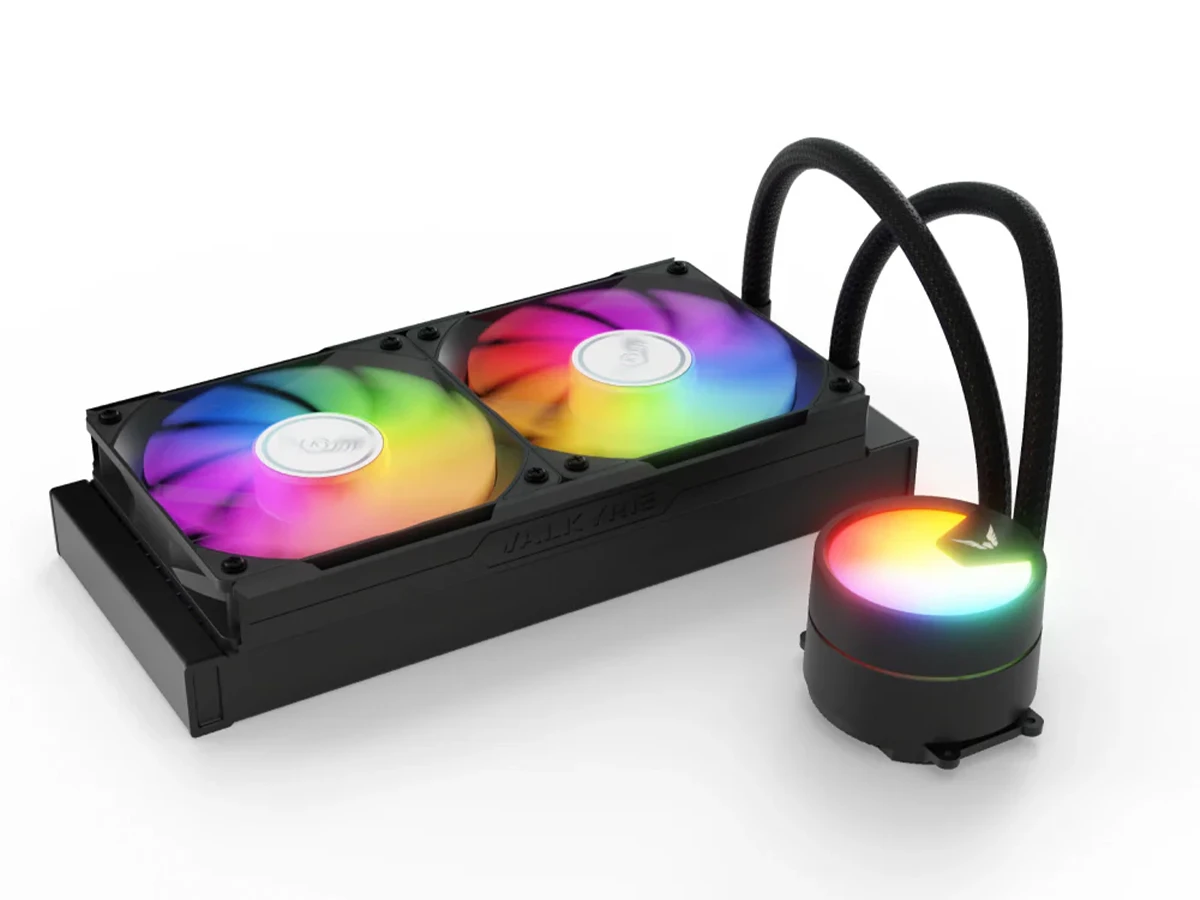 Na obrazie widoczne jest chłodzenie wodne z dwoma wentylatorami RGB oraz okrągłym blokiem wodnym z podświetleniem. Na obudowie chłodnicy widnieje napis \'VALKYRIE\'.