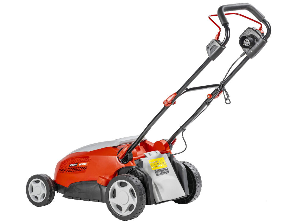 Kosiarka elektryczna DEDRA DED8742 1800W 420mm kosiarka bez kosza widoczna od tyłu pod skosem waga 16 kg średnica kół przód 15,5cm tył 20,1 cm łatwa do manewrowania nie wymaga dużego wysiłku fizycznego