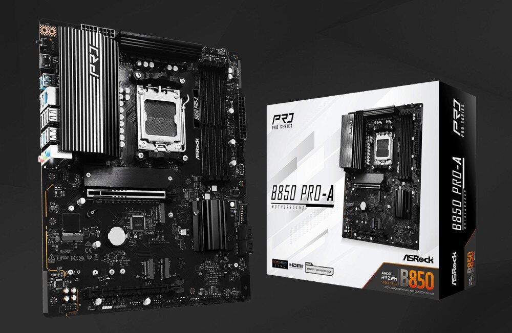 Płyta główna ASROCK B850 Pro-A Widok z góry na ciemną płytę z dużym żebrowanym radiatorem w lewym górnym rogu, gniazdem procesora pośrodku i czterema slotami pamięci po prawej, cechy, procesory