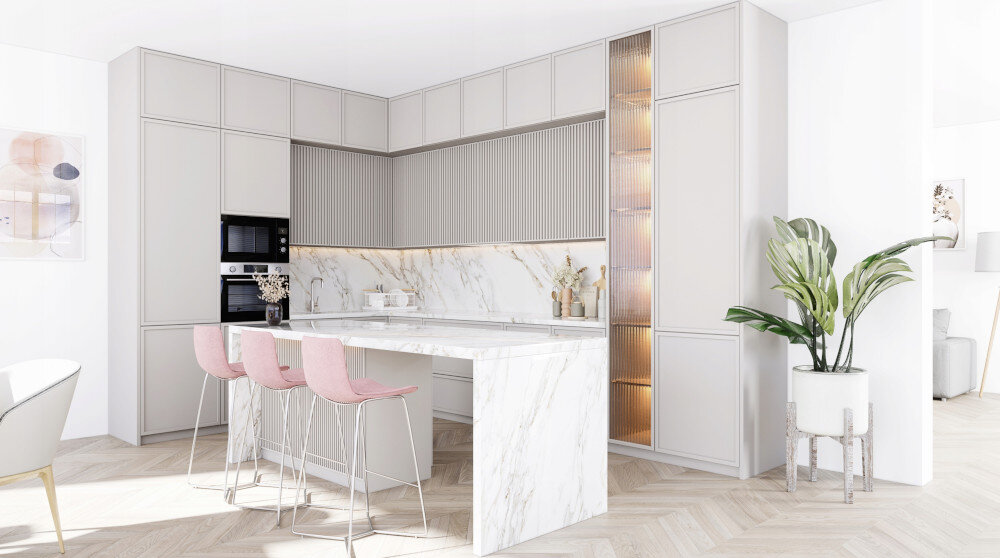 OKAP GLOBALO SAREDO 60.1 BIAŁY + TURBINA TW 1.2 ZEWNĘTRZNY SILNIK Obraz ukazuje jasną kuchnię w kształcie litery „U” z marmurowym blatem i połyskującym marmurowym panelem ściennym. W przestrzeni dominuje beżowa zabudowa, a wyspa z marmurowym frontem i różowymi krzesłami nadaje wnętrzu lekkości cicha praca turbina zewnętrzna redukcja hałasu komfort użytkowania spokojna kuchnia